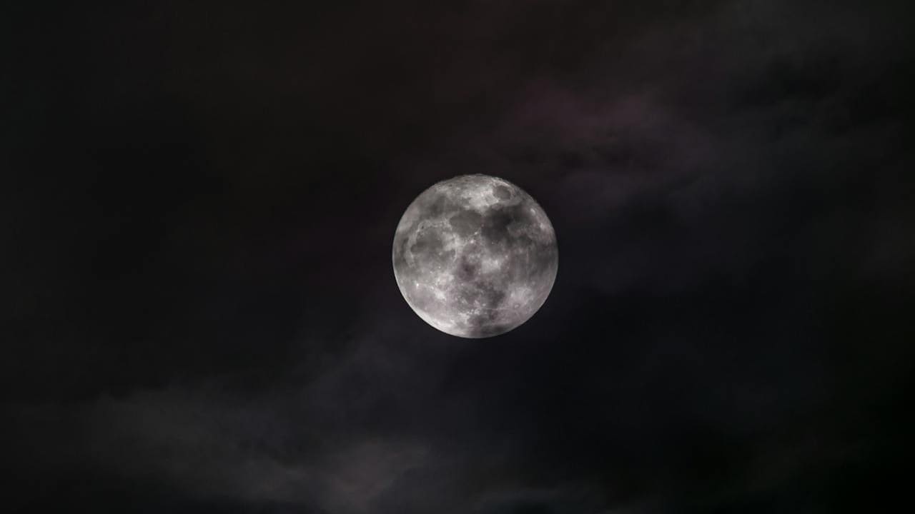 Ilustrasi bulan. (Foto: Pexels/Deepak Ramesha)