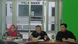 Suasana musyawarah desa di Purbayasa, Kabupaten Brebes, dalam rangka penetapan Peraturan Desa Nomor 03 Tahun 2026 tentang Pengelolaan Sampah, Jumat (5/6/2026). Kegiatan ini juga diisi dengan pembentukan pengurus Bank Sampah sebagai langkah menuju desa mandiri sampah dan mendukung program Brebes Beres Sampah.