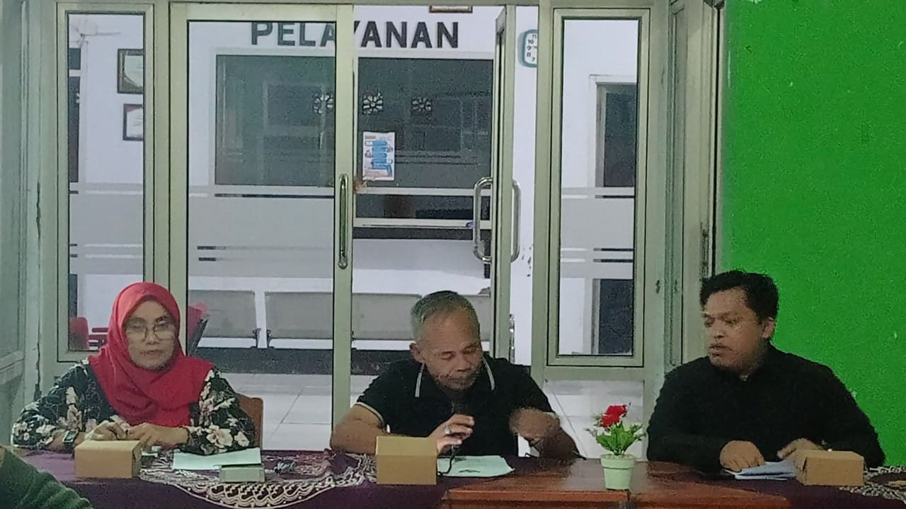 Suasana musyawarah desa di Purbayasa, Kabupaten Brebes, dalam rangka penetapan Peraturan Desa Nomor 03 Tahun 2026 tentang Pengelolaan Sampah, Jumat (5/6/2026). Kegiatan ini juga diisi dengan pembentukan pengurus Bank Sampah sebagai langkah menuju desa mandiri sampah dan mendukung program Brebes Beres Sampah.