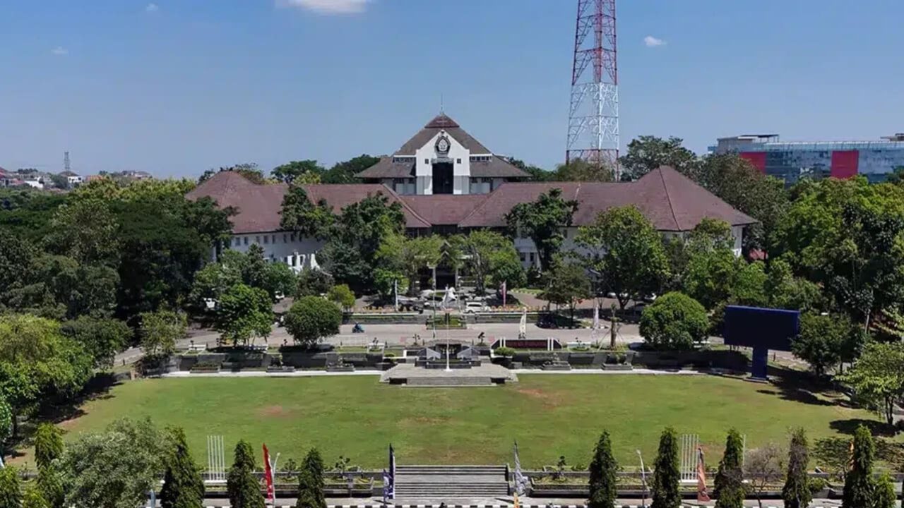 Cek Dulu Biaya IPI Kedokteran di 7 PTN Jabar-Jateng Sebelum Daftar Mandiri