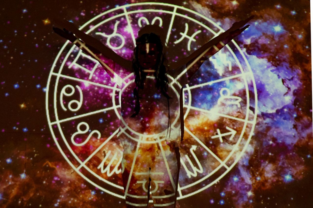 Ilustrasi zodiak. (Foto: Pexels/Mikhail Nilov)