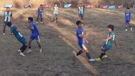 Suasana tegang saat laga semifinal Turnamen Wurja Cup 2026 antara PGRI Paguyangan dan Sawunggaling FC di Lapangan Pejaten, Tonjong, Brebes, Kamis (23/7/2026). (Foto: Portal Pantura/Yudhi P)