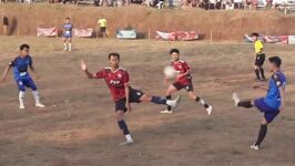 Pemain Sawunggaling FC saat berlaga melawan Porga FC dalam babak 8 besar Wurja Cup 2026 di Lapangan Pejaten, Desa Kalijurang, Kecamatan Tonjong, Kabupaten Brebes, Selasa (21/7/2026). (Foto: Portal Pantura/Yudhi)