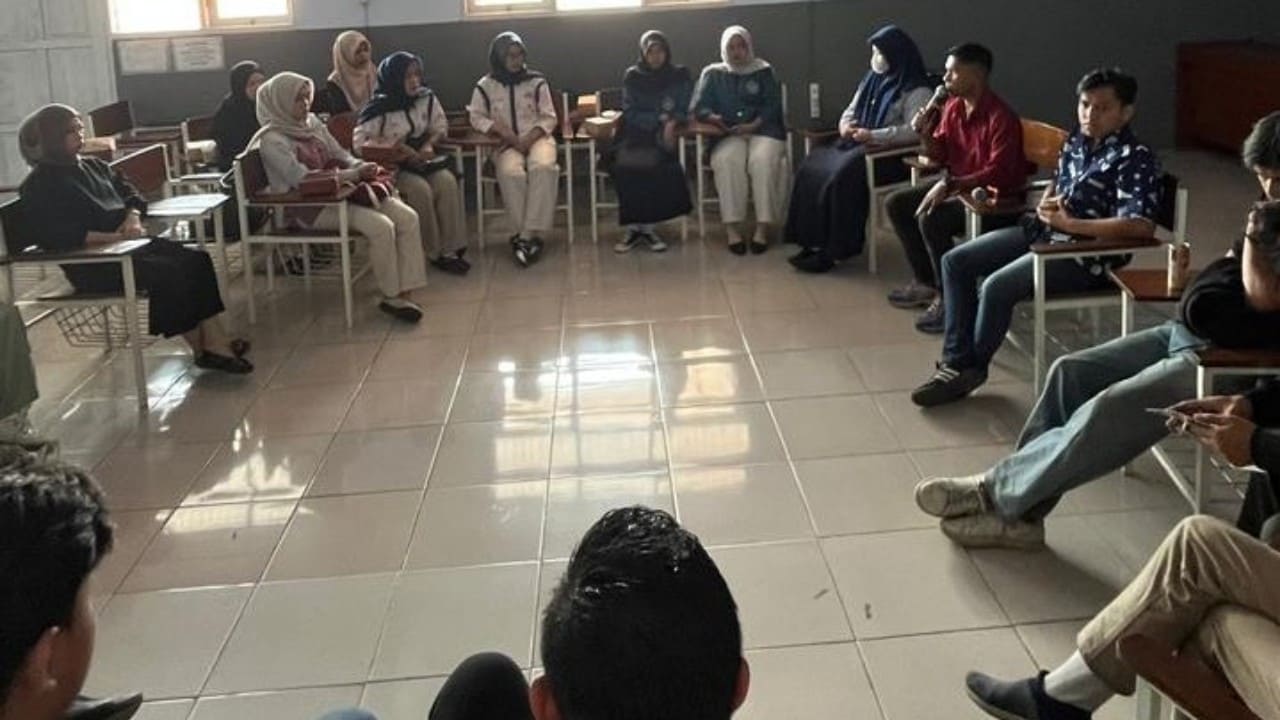 Suasana Rapat Umum Mahasiswa dalam pembentukan Komisi Pemilihan Umum Mahasiswa (KPUM) UMBS di Aula Kampus UMBS, Sabtu (4/7/2026). (Foto:Istimewa)