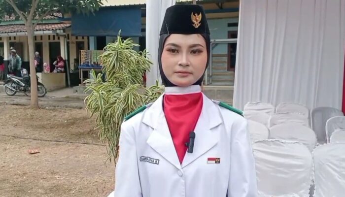 Lawan Rasa Malu, Anak Tukang Gali Sumur Bor Asal Karangjongkeng Brebes Sukses Jadi Pembawa Baki Bendera Merah Putih pada Upacara HUT ke-81 RI Tingkat Kecamatan Tonjong