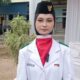 Aura Usva Kirana, siswi SMK Ma’arif NU Tonjong sekaligus putri buruh sumur bor, sukses membawa baki bendera Merah Putih dalam Upacara HUT ke-81 RI di Kecamatan Tonjong, Kabupaten Brebes. (Foto: Portal Pantura/M Faqih Mawardi)