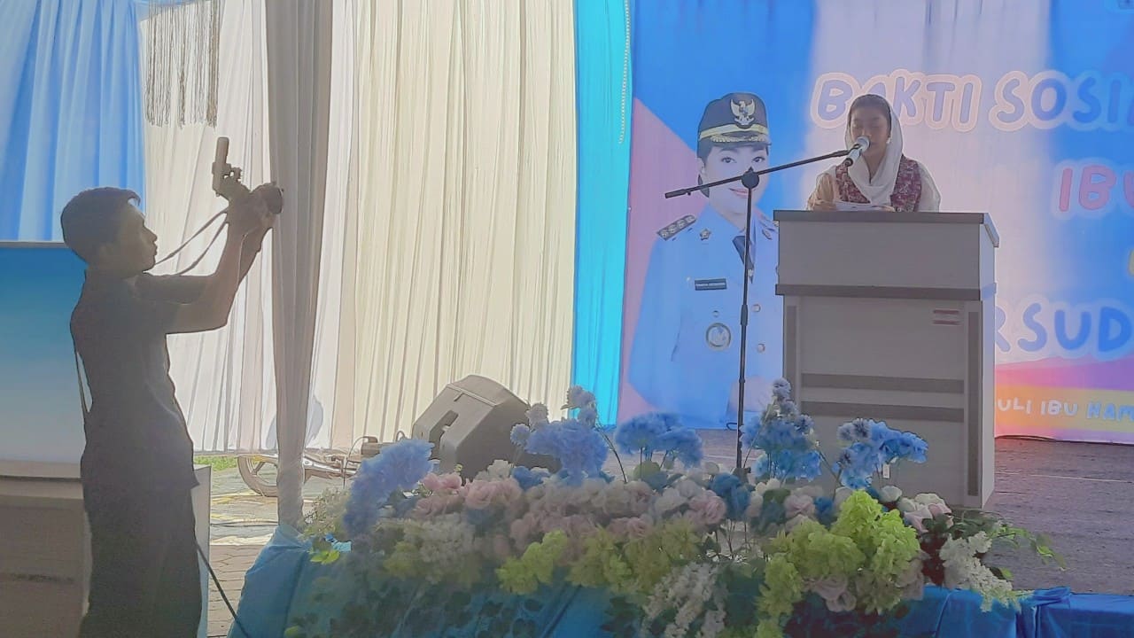 Bupati Brebes Paramitha Widyakusuma memberikan arahan kepada jajaran puskesmas dan tenaga kesehatan dalam kegiatan pemeriksaan kesehatan gratis bagi ibu hamil di RSUD Bumiayu, Kamis (13/8/2026). (Foto: Portal Pantura/Yudhi P)