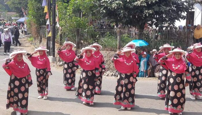VIDEO: Kocak dan Kreatif! Aksi Warga Kalijurang Brebes di Lomba Gerak Jalan HUT RI ke-81   