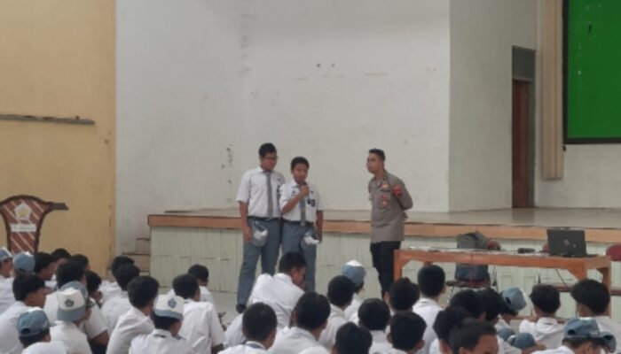Tekan Angka Kecelakaan, Polsek Margasari Tegal Edukasi Ratusan Pelajar