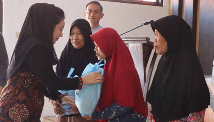 Bantuan Wareg Sedoyo Tahap II Cair, Pemkab Brebes Jangkau Warga yang Belum Tersentuh Bansos Pusat