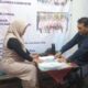 Petugas melayani pengunjung yang mencari informasi investasi tanah kavling strategis Pesanggrahan Indah Tonjong pada gelaran Gebyar Bumiayu Fair 2026. (Foto: Portal Pantura/Yudhi P)