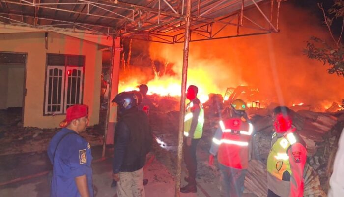 Gudang Rongsok dan Rumah Warga Banjarlor Brebes Ludes Terbakar, Kerugian Capai Ratusan Juta Rupiah