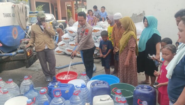 Polres Brebes Kirim Bantuan Air Bersih ke Jipang dan Pangebatan