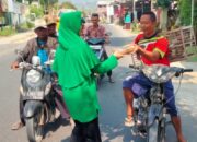 Aksi Sosial Koramil Bantarkawung Brebes Bagikan Makanan di Jumat Berkah