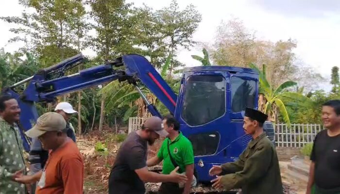 Kali Poting Dangkal, Warga dan PPP Brebes Normalisasi Sungai