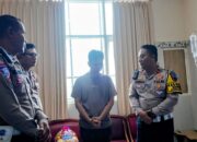Jenguk Korban Kecelakaan, Polisi di Brebes Sampaikan Pesan Tertib Berlalu Lintas
