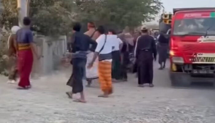 Diduga Arogan, Pengawal Arak-arakan di Lombok Buat Warga Terjatuh
